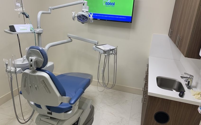 Hialeah 6 Chairs Cutting-edge Office, No Patients Included