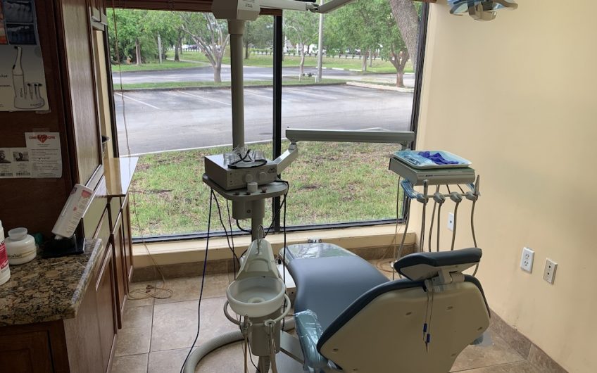 Pembroke Pines 4 Chairs from Relocating Out of State Dentist