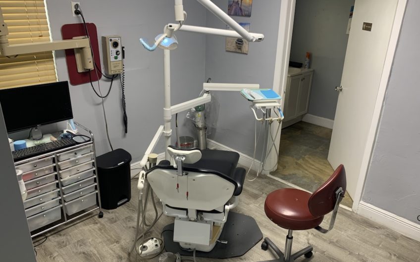 Little Havana 2 Chairs MONEY MAKER Dental Office