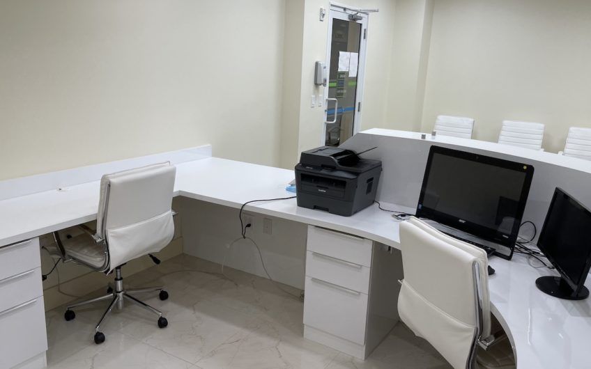 Palmetto Hospital 4 Chairs Cutting-Edge Office, No Patients Transferred